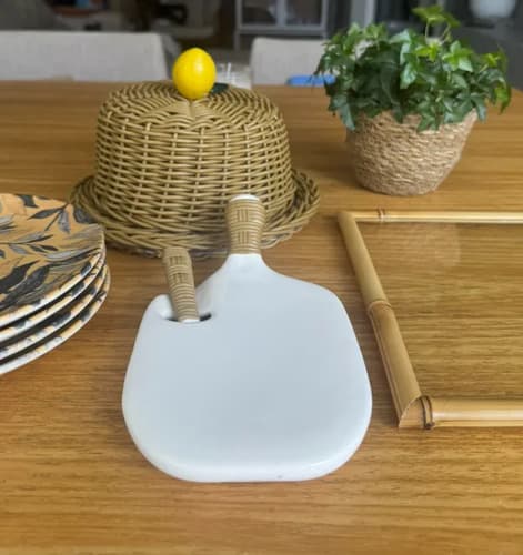 Tabua De Servir Petiscos Cerâmica Com Espátula Branca Branco/caramelo